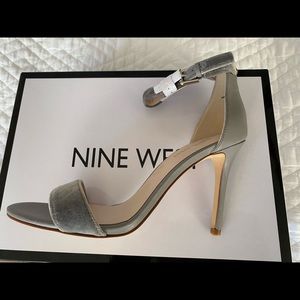 NWT Nine West Mana ankle strap heels